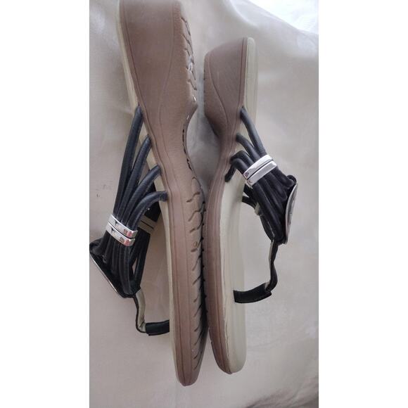 Cloudwalkers by Avenue Sandals Womens Size 10.5W Black Toe Loop Slip On Comfort - Picture 3 of 4